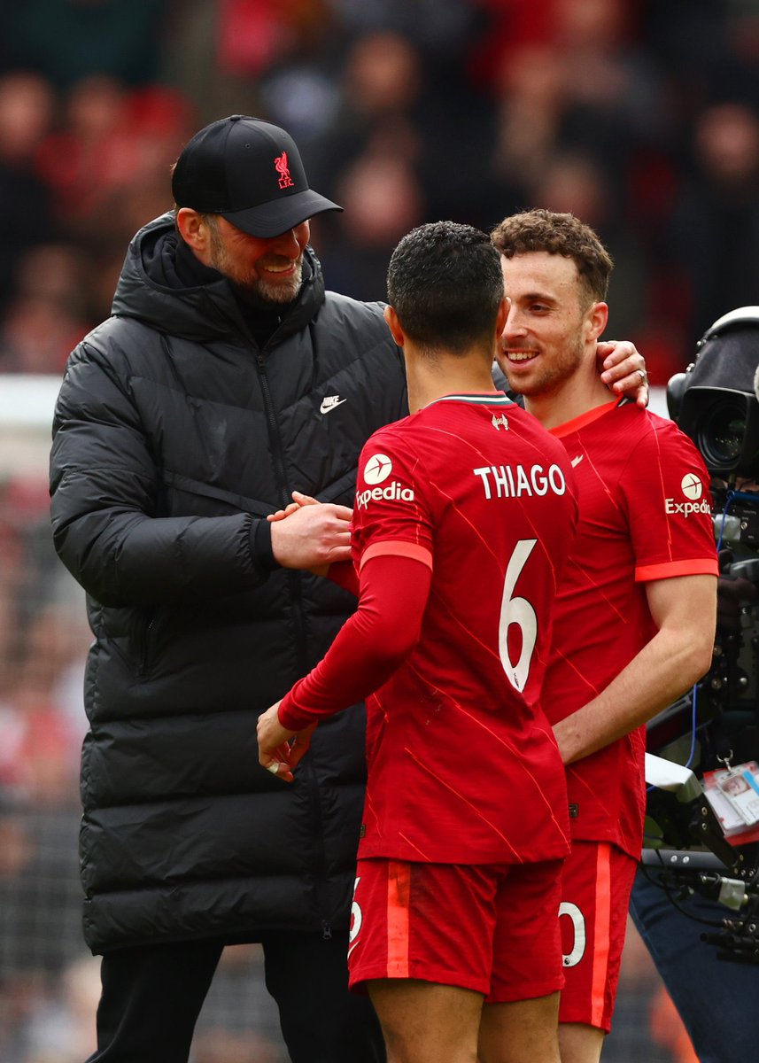 LFCIndonesia's tweet photo. Awali Minggu pagi dengan senyuman! 😁🔴 https://t.co/xj6JpeNIsU