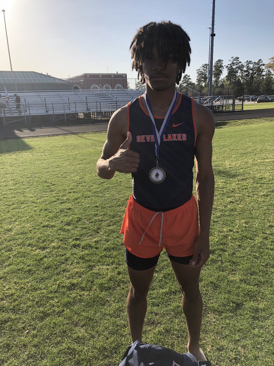 SpartanTrack_XC's tweet photo. School record alert🔥🔥🔥🔥 Devin Wright 48.87 in 400m today placing a close 2nd at College Park. Devin also anchored the victorious 4x400 #feedthecats @SpartanTrack_XC @pntrack https://t.co/XBqoDGUhnK