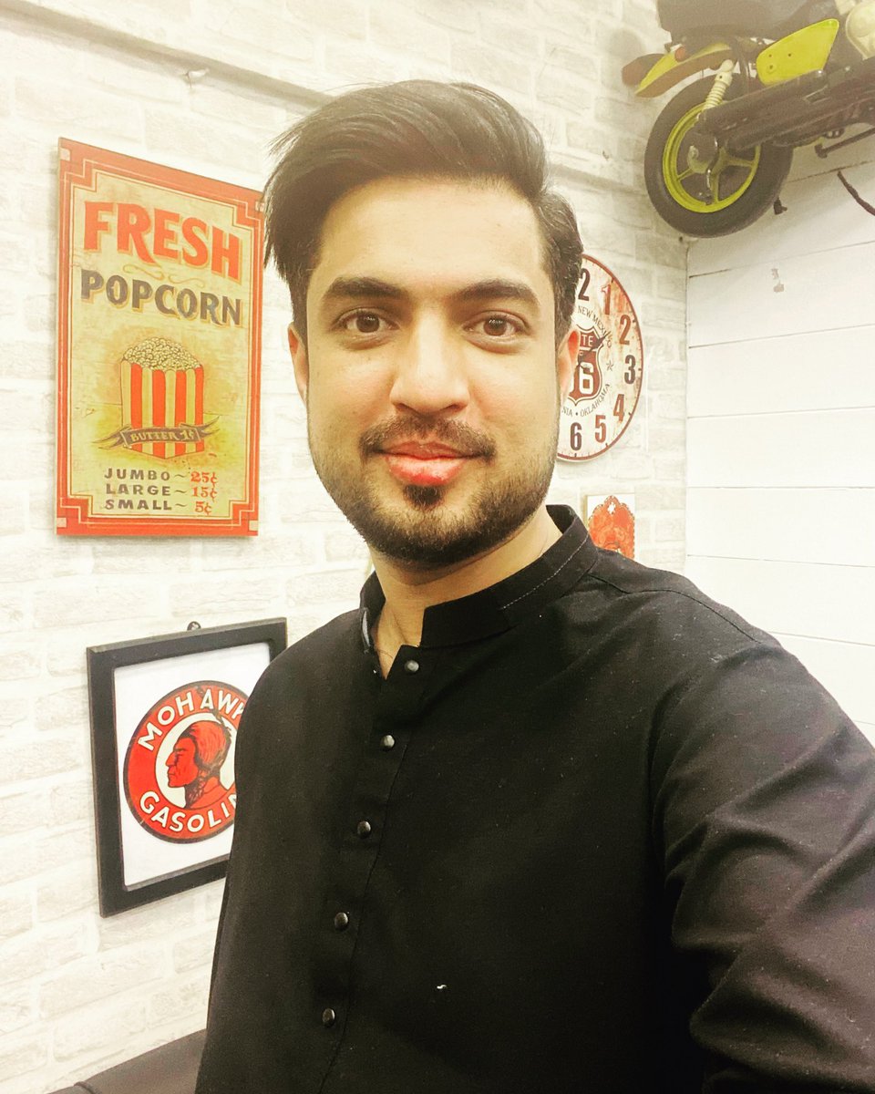iqrarulhassan's tweet photo. میری طرف سے رات بھر سو کر اٹھنے والوں کو صبح بخیر سحری کر کے سونے والوں کو شب بخیر 😇 ملتے ہیں افطار ٹرانسمیشن میں۔۔۔ انشاء اللہ 
#ShaneRamzan #ARYDigital https://t.co/Raq0gCIMF9
