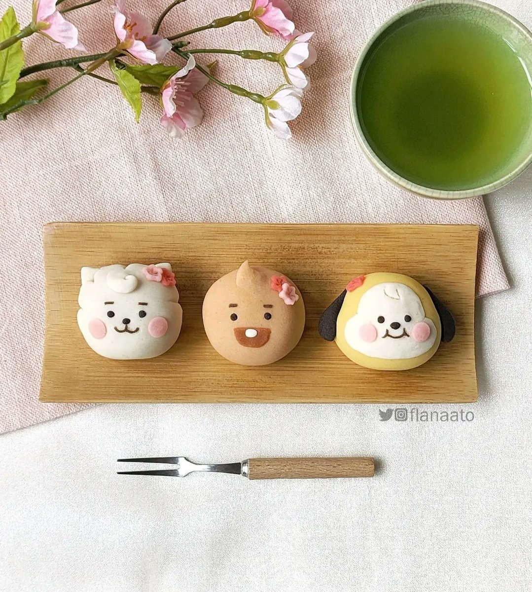 flanaato's tweet photo. 三人が集まった 🌸💕

귀여미 세 명이 모았다

P.S: These are edible! 😋

#BT21 #BT21baby #BT21fanart #BTSbake #BT21bake #RJ #SHOOKY #CHIMMY @BT21_ @BTS_twt @BT21_Japan @BTSARMYKitchen #springtime #cherryblossom #sakura #桜 #wagashi #練りきり #화과자 #벚꽃 https://t.co/pBHNaXvCw5