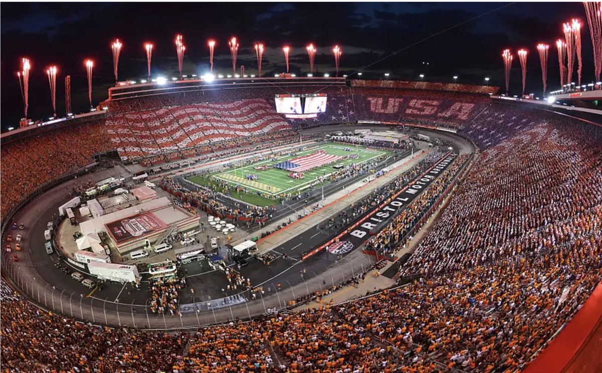 156,990 in attendance, record for NCAA football largest single-game crowd. The Battle at Bristol at Motor Speedway in Bristol, 9/10/2016. Tennessee 45 Virginia Tech 24. #GoVols #Hokies #GBO #CollegeFootball @ClintKPoppe https://t.co/bsm7BAhwwa