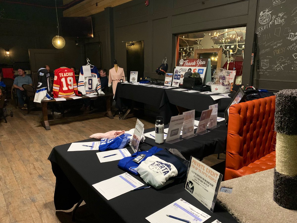 It’s a great crowd at <a href="/BosBarRD/">BOS BAR AND STAGE</a> for the <a href="/PCORedDeer/">Piper Creek Optimist Club of Red Deer</a> Comedy Night Fundraiser for #EveryKidEveryCommunity!