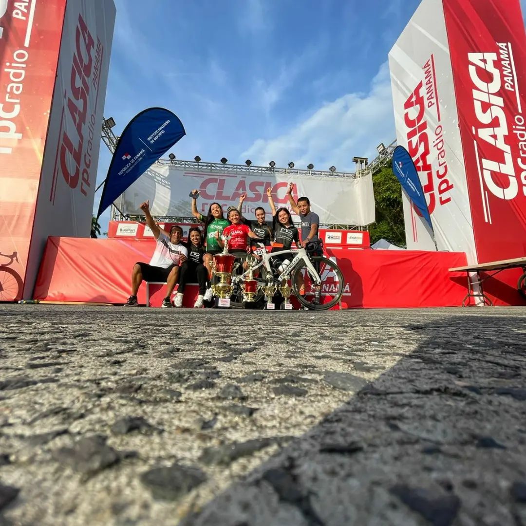 #ClásicaRPC🇵🇦🚴‍♀️🚴‍♂️
#CiclismodeColombia🇨🇴🚴‍♀️🚴‍♂️

Colombia protagonista en la Clásica RPC Panamá, Podios en metas volantes y general final, los detalles y clasificaciones aquí ⤵️

facebook.com/12004743657903…
📷 RPC Radio/Luisa Hernández