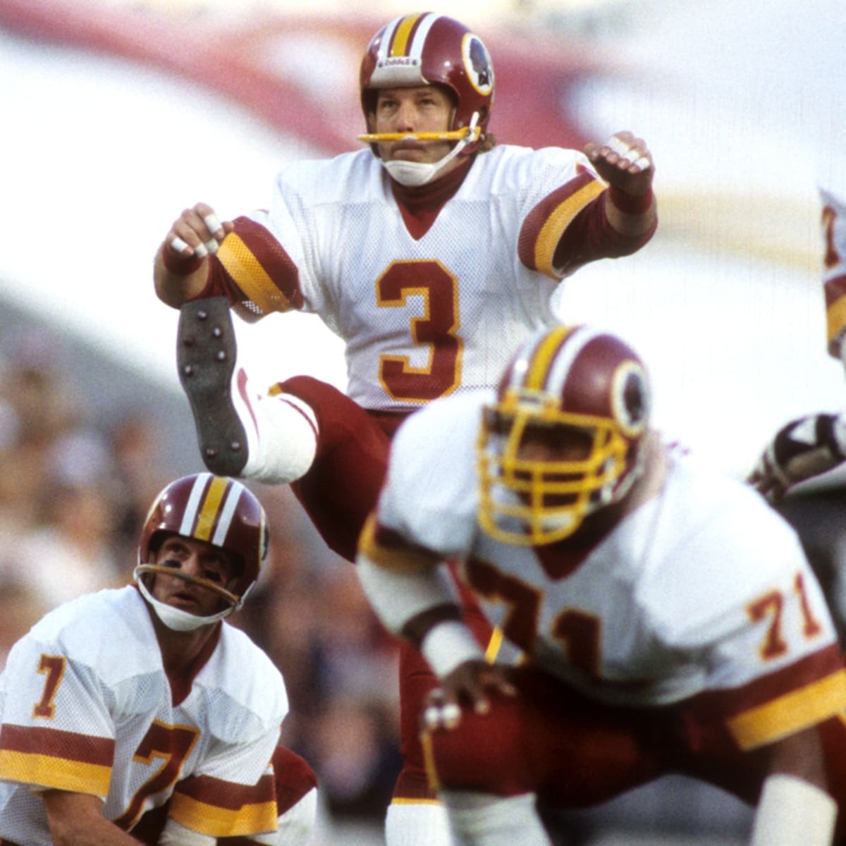 Commanders_DC's tweet photo. Tweeting at the
@Commanders
 everyday until they follow me...

Day 681

The Washington Commanders Ring of Fame, celebrating our franchises rich history, stand-out players &amp; coaches!

Mark Moseley, K, ’74-86

#WashingtonCommanders #HTTC #Commanders #HAIL #NFL #TakeCommand #Day681 https://t.co/wRm1irVOds