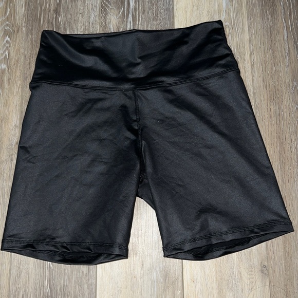 Wondertech561's tweet image. So good I had to share! Check out all the items I'm loving on @Poshmarkapp #poshmark #fashion #style #shopmycloset #americaneagleoutfitters #nycc #sorel: posh.mk/iPRqRAMKUob