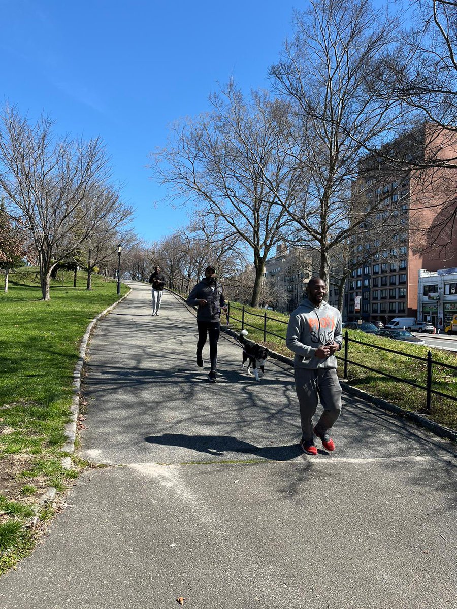 It was chilly to start but the sun eventually came out and warmed us up.

Great job everyone! 

Until Tuesday…have a great weekend!

#bronxsole #yourhealthyourhoodyourhistory #itgoesdowninthebx #bxs #forbronxitesbybronxites #theboogiedown #boogiedownbronx