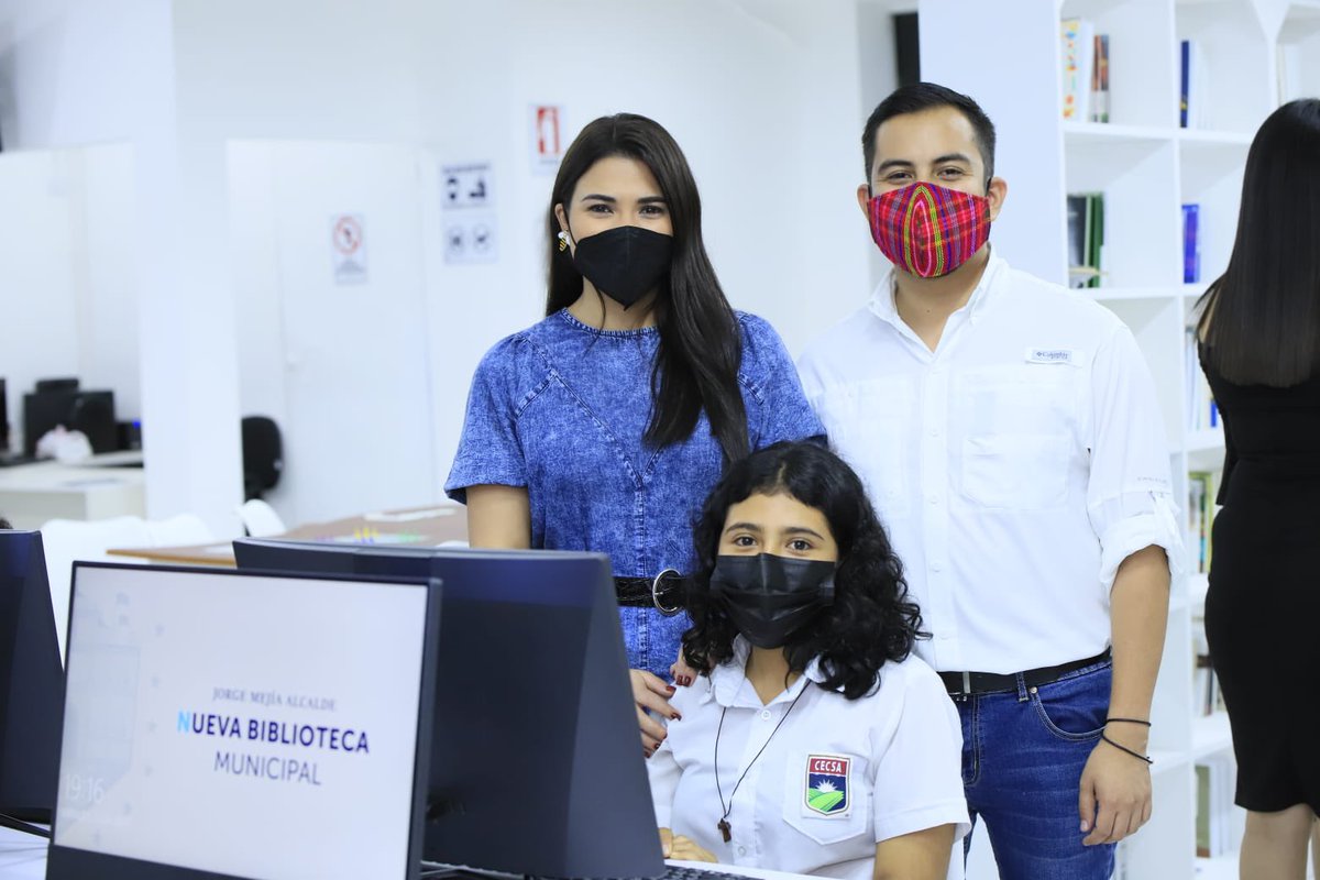 AlexiaRivasG1's tweet photo. iQue bonita Biblioteca tiene ahora Panchimalco!

Un espacio para que niños y jóvenes tengan oportunidades para aprender y desarrollarse.

@JorgeMejiaF, sos uno de los Alcaldes más jóvenes del país y te admiro por tu visión en construir un mejor municipio. https://t.co/9IzLwPeIKj