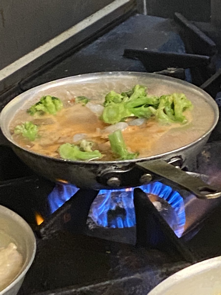 chef_carmine's tweet photo. Shrimp & broccoli #sefood #broccoli #shrimp #homemade #ShowUsYourStack #TournamentOfChampions #chef #chef_carmine https://t.co/dMDuFHKPLf