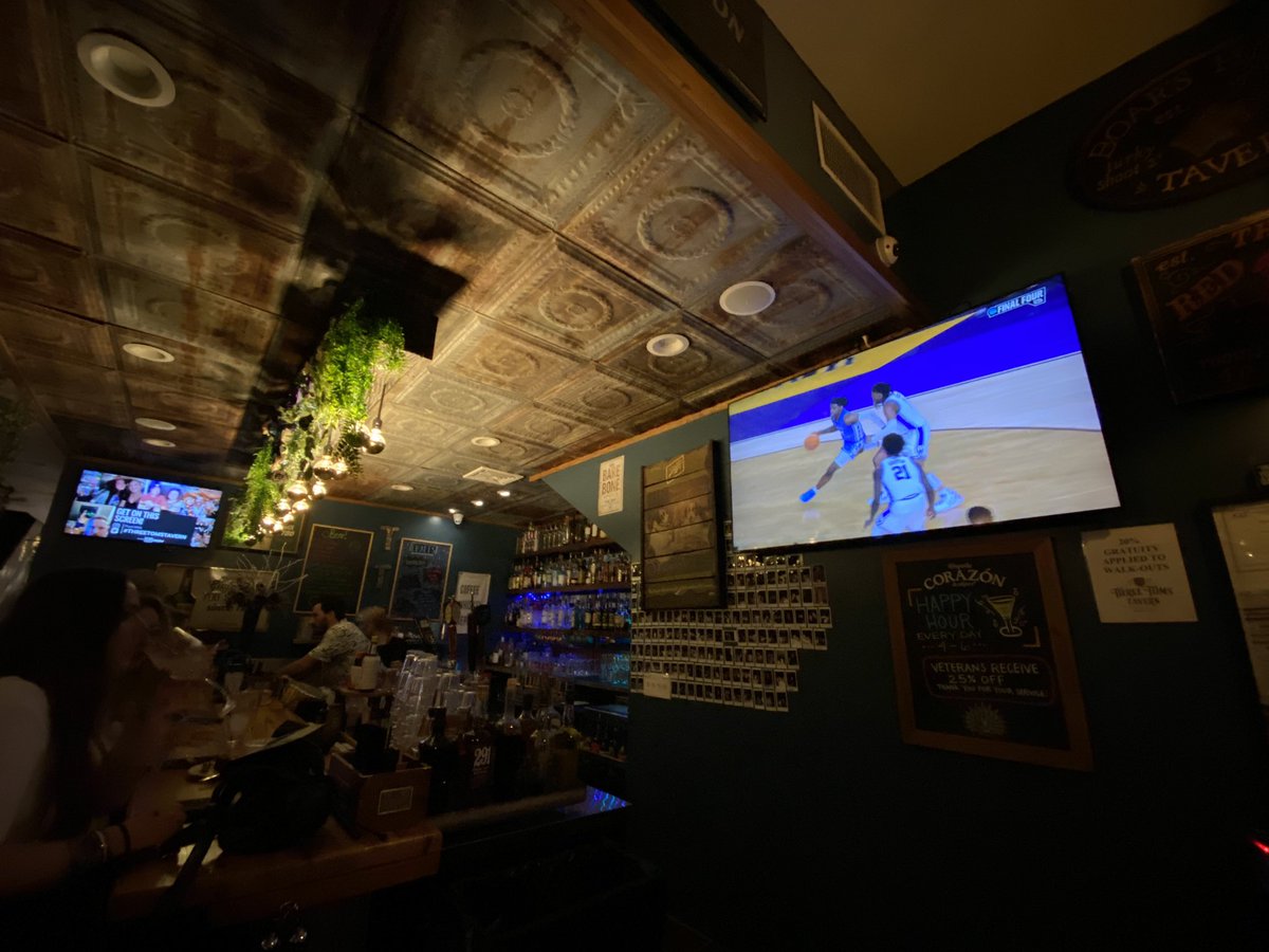 jonathanbottoms's tweet photo. My nerves #FinalFour #DukevsUNC https://t.co/Ieh9fsyCd1