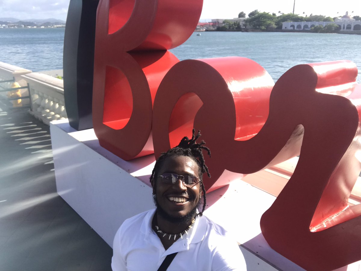 1FatherTrap's tweet photo. Greetings! 🖤 I been drinking my water and stacking my cheddar. Ok goodbye https://t.co/jWAAqSJ2ZU