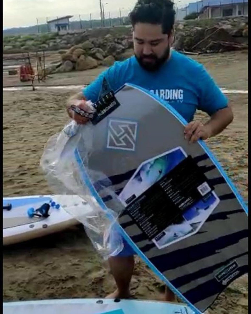 Bodyboardingpty's tweet photo. Roberto @robertosaltosr hasta #guayaquil #ecuador🇪🇨 recibió su nave #bodyboard #hubboardspanama de @rainsandshop con nuestro #envioexpress en solo 3 días llega tu 🚀 nave…
#estumomento de pedir la tuya al #whatsapp +507 6780-9223 https://t.co/9VRb84LVKE