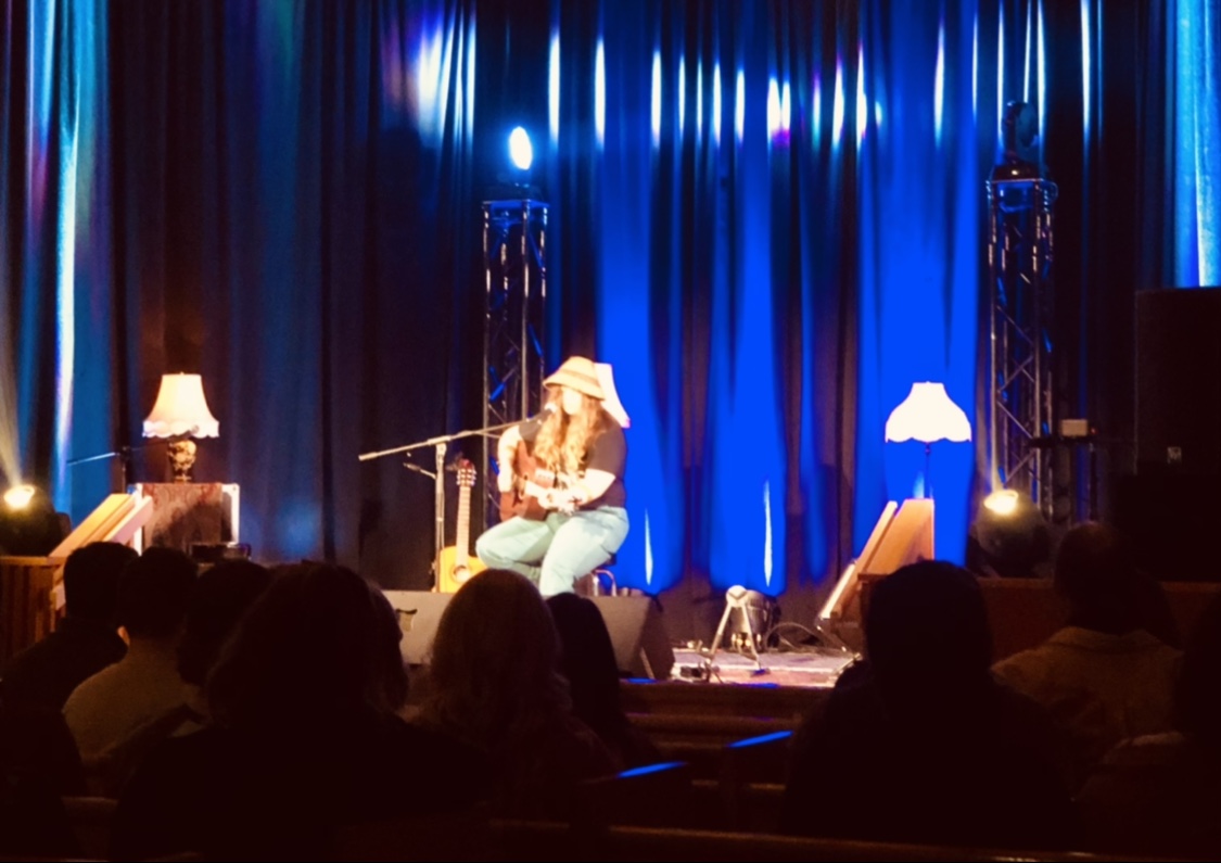 Hasaatuk means "loud, vibrant voice" and they are truly living up to that on this fine evening! Wow, what a powerful experience.

#Hasaatuk #ColdsnapMusicFestival #LiveMusic