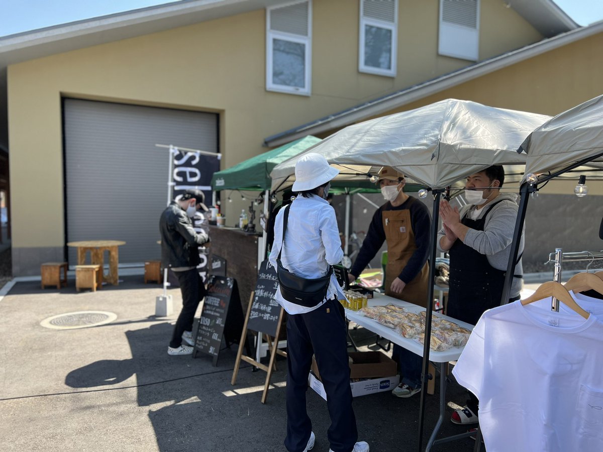 Yozakura_joetsu's tweet photo. Yozakura Weekend Market 今日もスタートしました🌸
夜の雰囲気もおすすめです！ https://t.co/pazJj9FYul