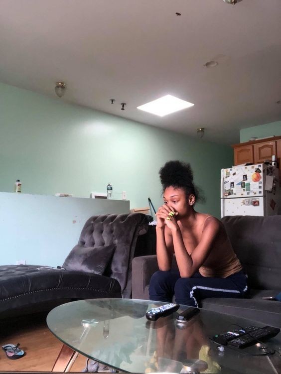 wrongmila's tweet image. eu vi um vídeo no tiktok sobre a C e a L e agora tô exatamente assim: