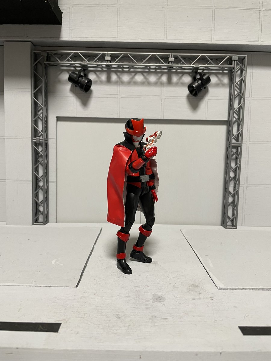 安い大セール 1/1 快盗戦隊ルパンレンジャーVS警察戦隊パトレンジャー