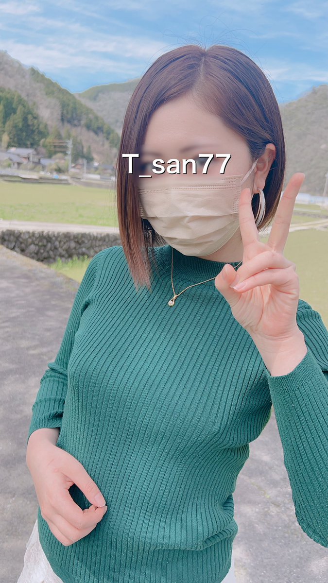 T_san77's tweet photo. 昨日の露撮の格好はこんな感じでした～
マイクロミニ＋スケスケで
オープンブラなので乳首ポチもわかるかな…？ https://t.co/TmOJnY3IjO