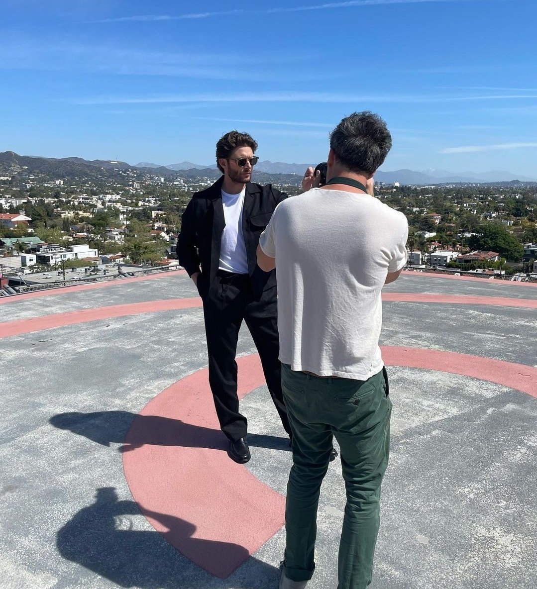jacklesXsimp's tweet photo. JENSEN. ACKLES. WAITING FOR HIS HELICOPTER https://t.co/c1gTCNbEPm