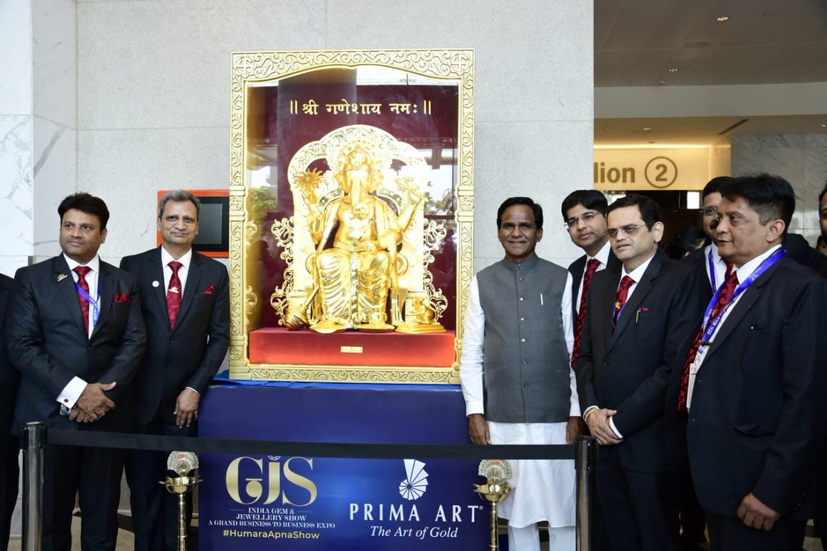 PIBMumbai's tweet photo. Gem &amp; Jewellery Show showcases top of the line manufacturers/wholesalers in Gold, Studded, Diamond, Couture Jewellery, Gemstone, Pearls, Loose Diamonds, Allied and Machinery as well as dealers from all over the industry

#GJS2022 https://t.co/Q6RyI86IOA