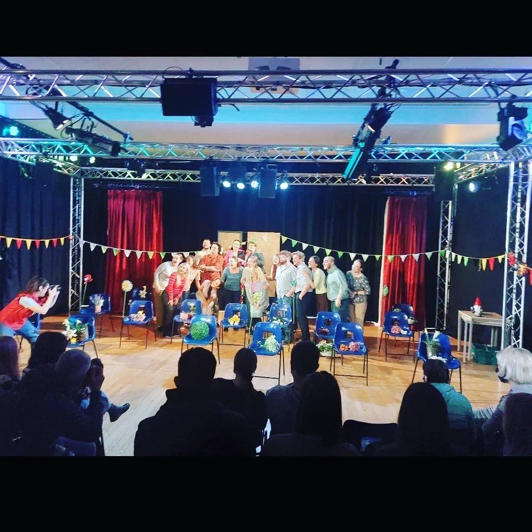 RoyalWelshMT's tweet photo. 🌺LONDON ROAD 🌸🌼 Superlative work by @hannahnoone1 @Barny_Southgate Lucy Cullingford @pianofogel, wonderful #rwcmdmusicaltheatre #MAMT22 and @rwcmd musicians 🎹🎷🎸🥁#verbatimtheatre #recordeddelivery https://t.co/UXdzRz5OQH
