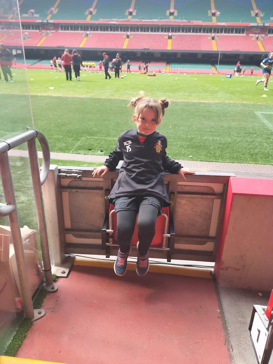 DunvantU10s's tweet photo. Well done Pip, representing @DunvantU9s at the @principalitysta #girlsrugby #wru #dunvantrfc #dunvantfamily #wales @DunvantRFC @DunvantJuniors @Eagles_Dunvant https://t.co/8vBhpw5ioH