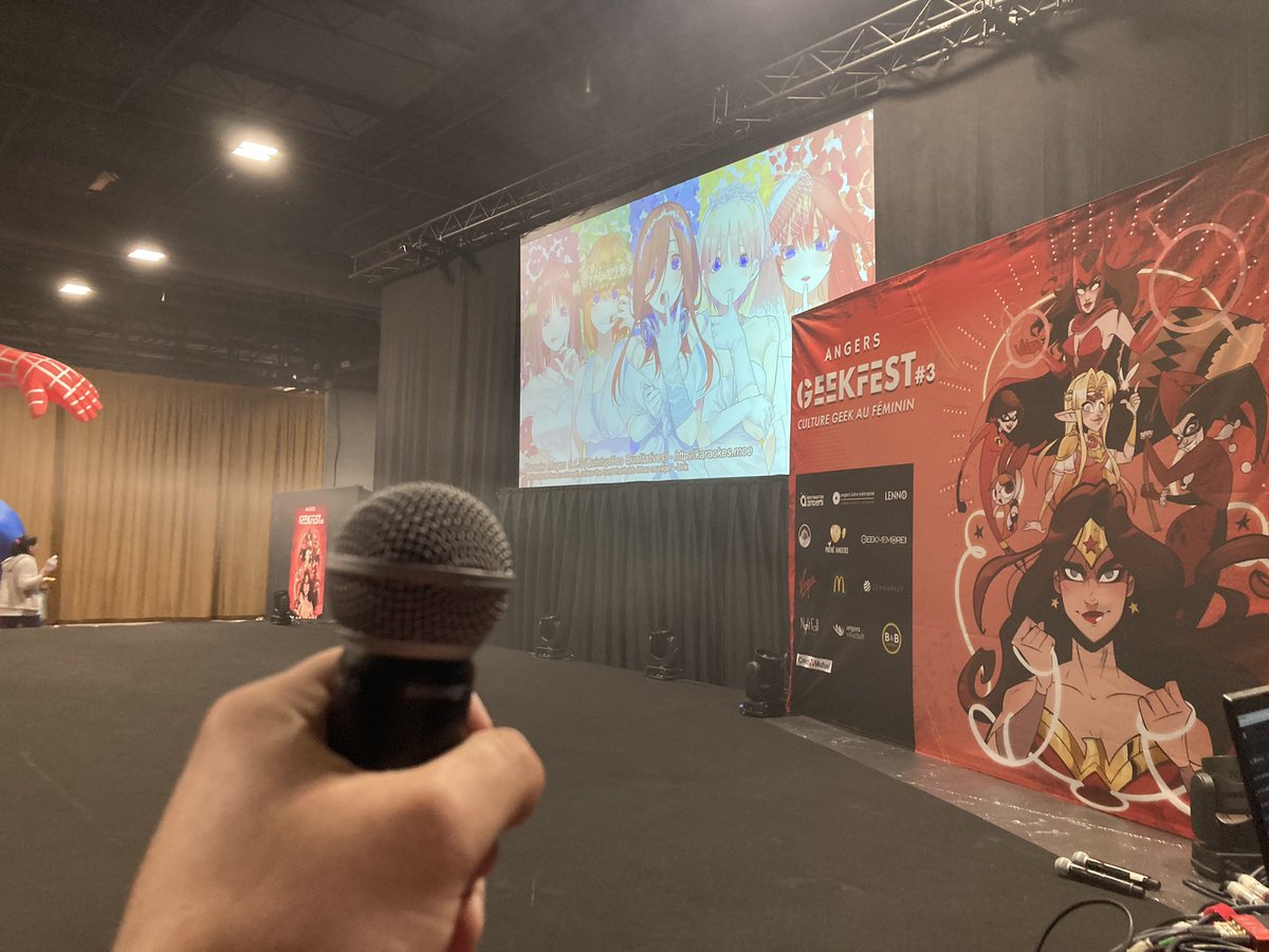 Mutsuiii's tweet photo. Hey salut comment ça va ? 

Pour la seconde journée, rdv dès 10h sur la scène principale de @angersgeekfest pour pousser la chansonnette avec @SoleilLevant_ ! 🎤🎶🔥 https://t.co/ez5KvD3HNm