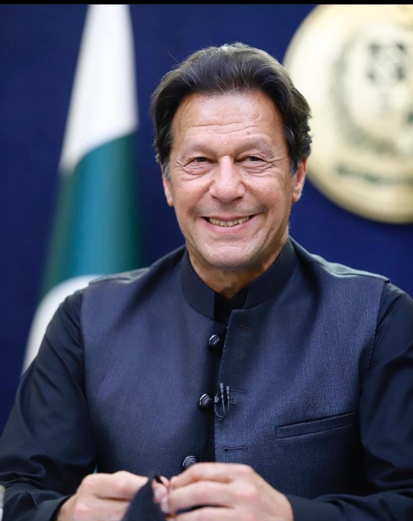 RimshaArooj2's tweet photo. آپ نے سب سے پہلے گھبرانا نہیں ہے  #surprise #WeStandWithPMIK https://t.co/XZh2GTy9nu