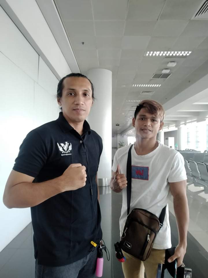 TshegoMathekga's tweet image. Ariston Jnr Aton from Phillipino, opponent ka Simpiwe Konkco is checking in, we have the International bout happening #TLB #vertexevents #CelebCity, Celeb boxing is happening. 9th April 2022, Sun City Superbowl Awee 🥊🥊🥊