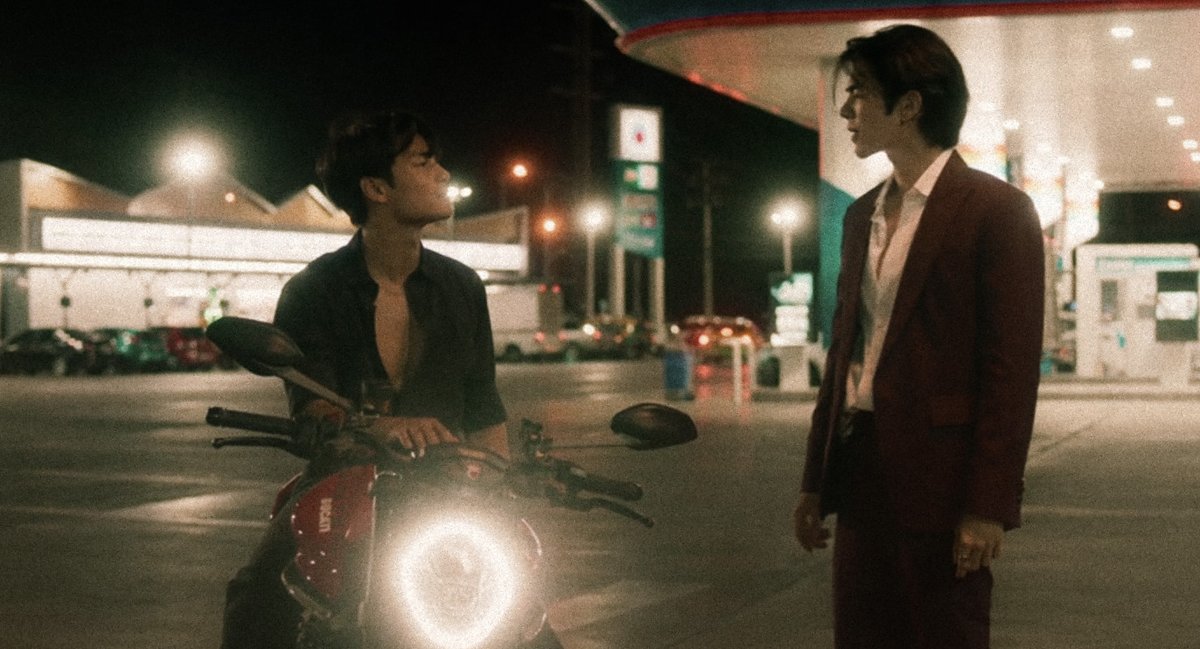 mileapofilm's tweet photo. Mile Phakphum as Kinn — Apo Nattawin as Porsche
#KinnPorscheEP1 #MileApo https://t.co/nIy870kNkX