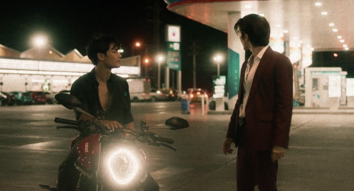 mileapofilm's tweet photo. Mile Phakphum as Kinn — Apo Nattawin as Porsche
#KinnPorscheEP1 #MileApo https://t.co/nIy870kNkX