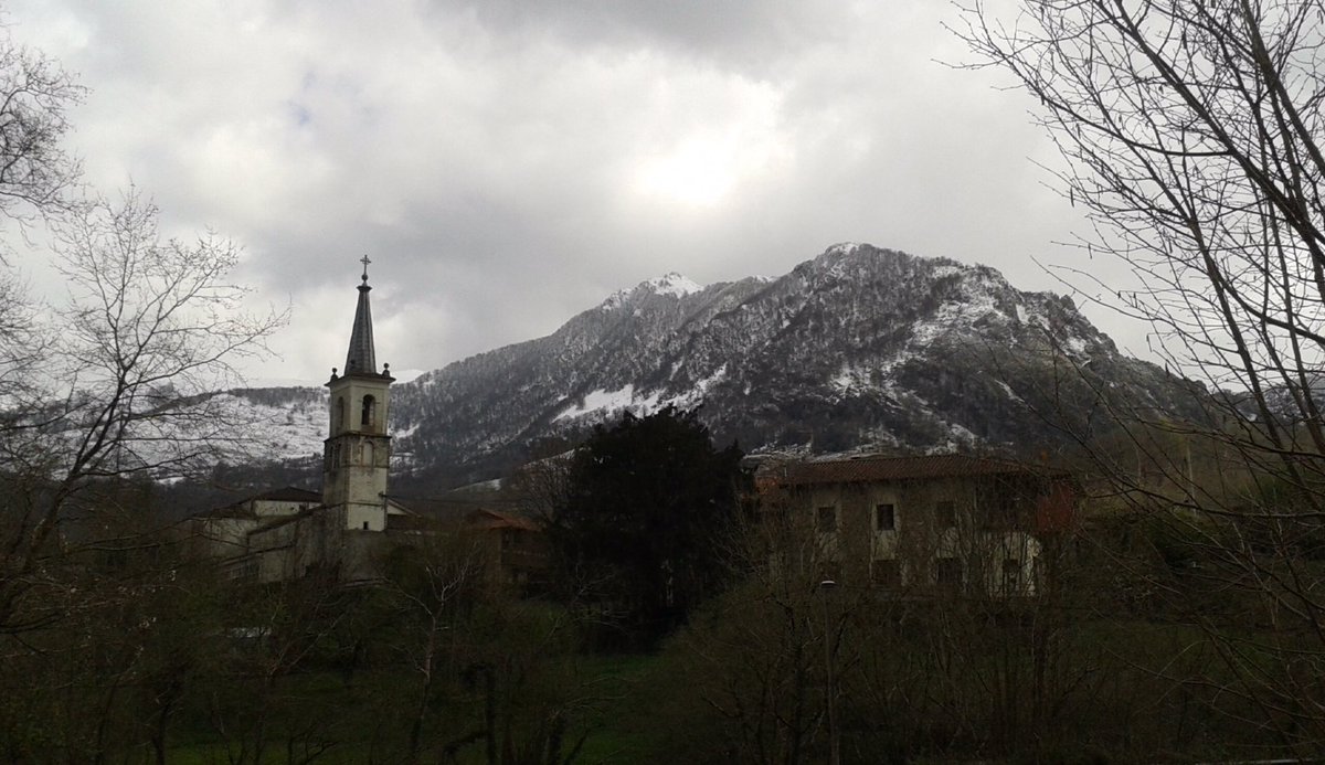 QuintanaPin's tweet photo. #SotodeAgues y #LaCruzdeLosRios #Sobrescobio @TurismoAsturias @spain @ParqueRedes @AEMET_Asturias @eltiempotpa @MeteoAsturias @aquilatierratve @ParqueNatuRedes @redesdensueno https://t.co/a80VVTqIdd