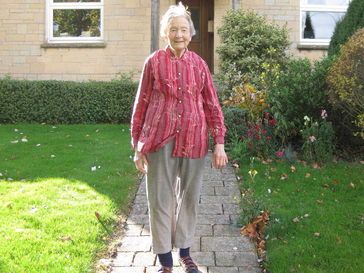 supercarbon's tweet photo. Back when I wrote for #TheArchers I found great inspiration for the teenage Pip in a woman called Elizabeth Henderson. She'd been a teenager almost 70 years earlier but like Pip all she’d wanted in life was to be a farmer @BBCTheArchers @the_archers #farm https://t.co/ndRZtAOg9e