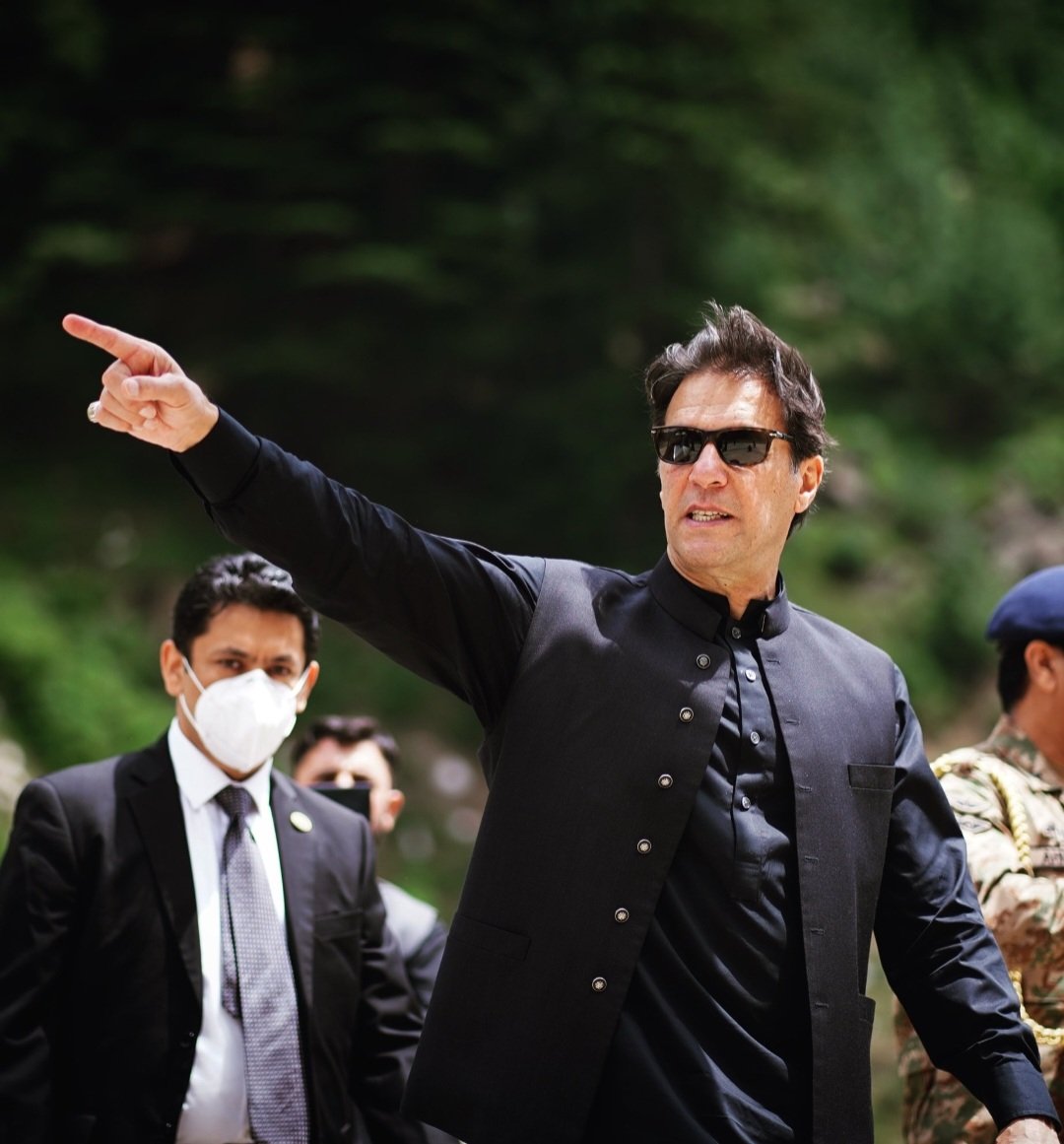 NaziaPari2's tweet photo. #SurpriseDay #NoConfidenceMotion #surprise #ImranKhanPrimeMinister #king https://t.co/RHOJunGjhz