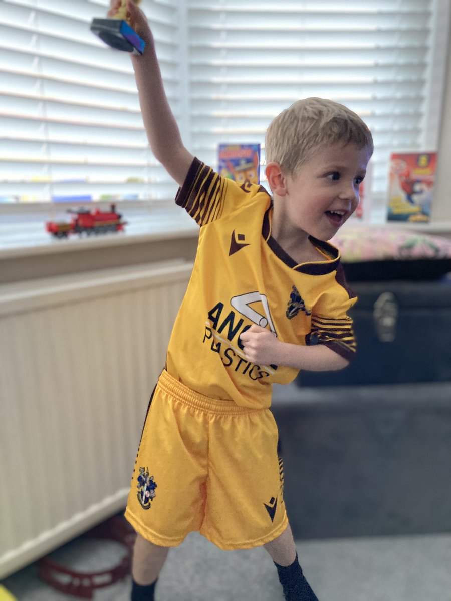 Ces Sammarco (@cessufc) on Twitter photo We’re on our way <a href="/suttonunited/">Sutton United</a> - the boy’s at home practicing his celebrations after victory at Wembley! Let’s go U’s!!! We’re on our way <a href="/suttonunited/">Sutton United</a> - the boy’s at home practicing his celebrations after victory at Wembley! Let’s go U’s!!!