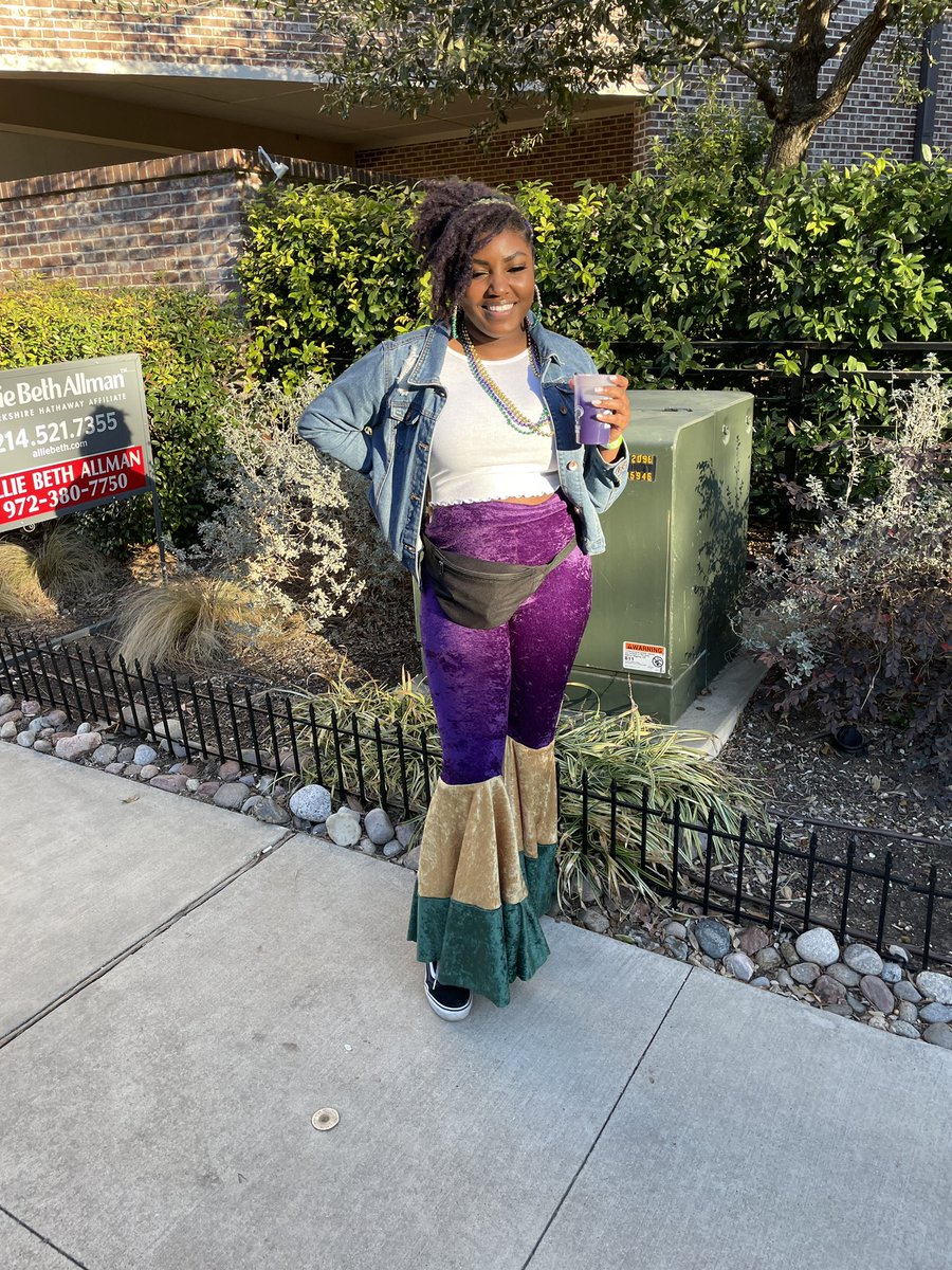 MeitisOmg's tweet photo. Me with my #locs❤️  #starterlocs #locjourney https://t.co/qEuPVV9sMr