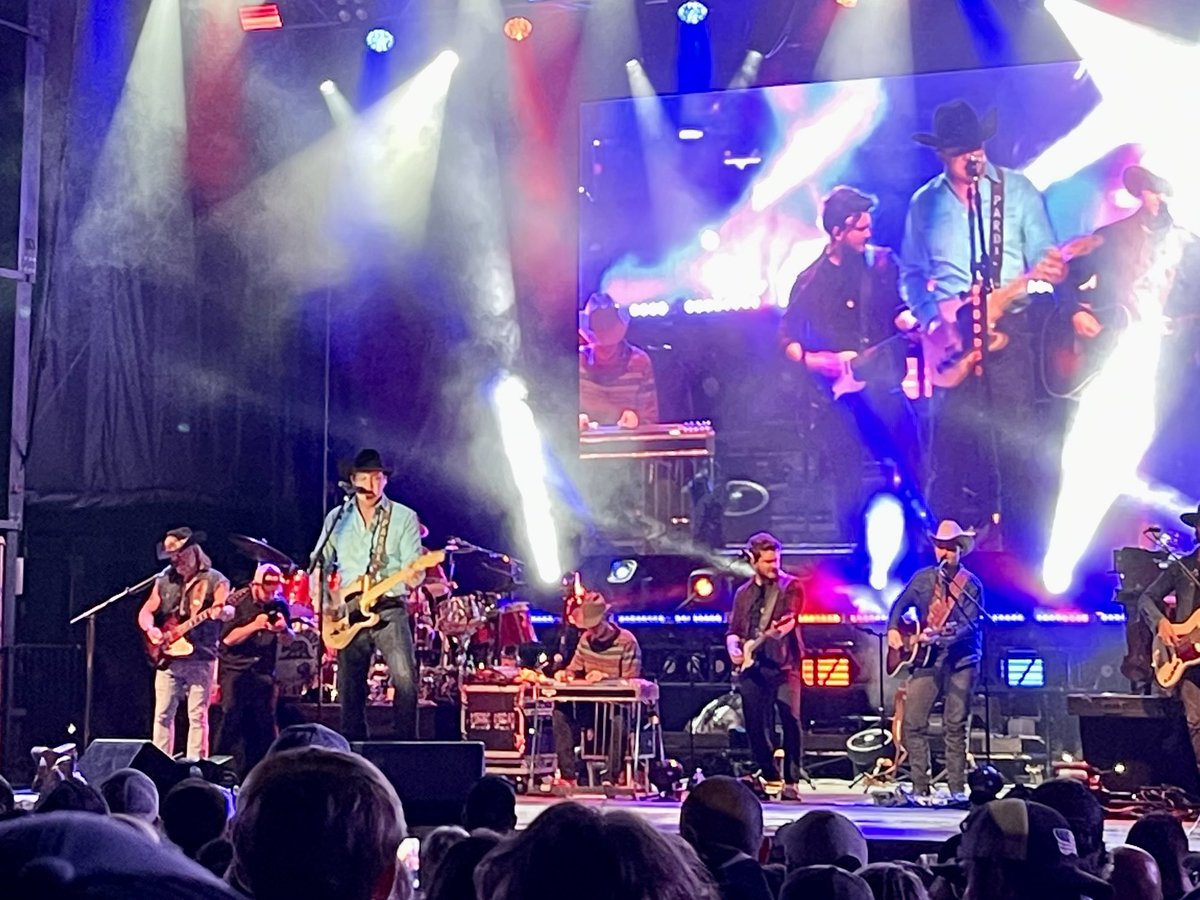 jampladdys's tweet photo. Excellent festival @rcsmokeshow! Thanks, @JonPardi and @larryfleet, for bringing your best! https://t.co/I8STyA8ea8