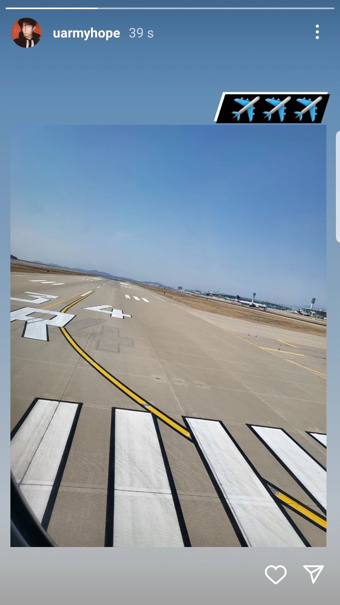 BTSARMY_VNZLA's tweet photo. IG 📷 | #JHOPE🐿️

#Hoseok (@/uarmyhope) actualizó con una historia de Instagram antes de salir de Corea rumbo a Estados Unidos 🇺🇲 (Las Vegas)

🐿:  ✈️✈️✈️

🔗 https://t.co/OTdZs553Ae

#BTS #BTSARMY #방탄소년단 @BTS_twt
Team BTS ARMY Venezuela
#StayHope✨ | #Judaru🦉 https://t.co/MR8tx37jlP