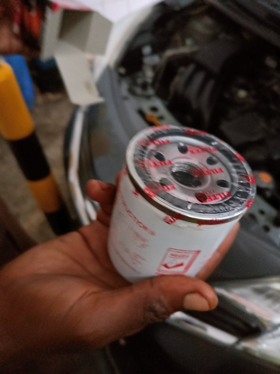 BenardMakumbi_'s tweet photo. Always service your car after purchase, at least change the oil, air cleaner and the oil filter before you start your safari with your new moti, alafu weka full tank please gari mpya isiaze na mafuta ya rwabe 🤣 https://t.co/FXgNNzhJJm