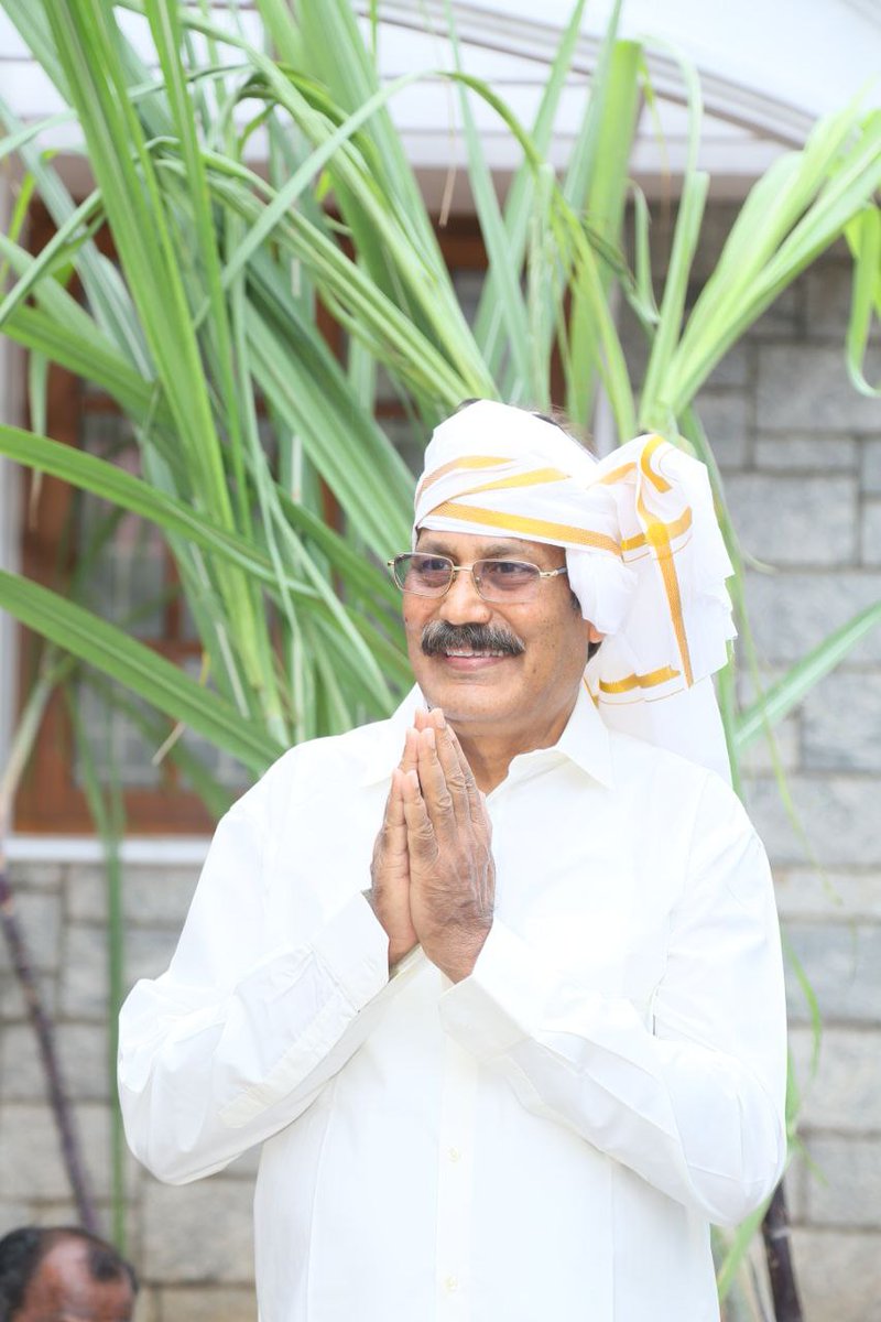 VinothK81456879's tweet photo. ஏப் -03 அகவை காணும் தேவேந்திர குல வேளாளர்களின் அரசியல் முகவரியே வாழ்த்த வயதில்லை வணங்குகிறேன்...🙏 https://t.co/RvLhs4n98n