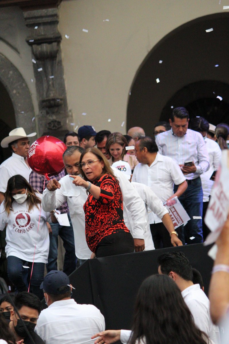 ManuelCalzada14's tweet photo. @rocionahle Un gusto haberla visto por la capital de Veracruz, firmes con el movimiento de la 4T y firmes con nuestro presidente 🇲🇽❤️ https://t.co/T25GkTGqMe
