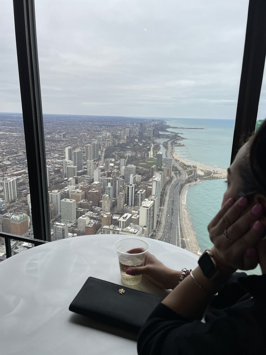 Look how far you've come but never forget everything you've endured. Where you came from, who you are.

The life of inner peace and serenity.

 #chicago #thegrayhotel #360chicago #tiltchicago #vacation #thankful