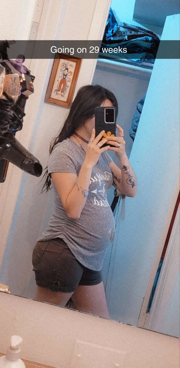 Yasminv_35's tweet photo. I feel like my baby bump isn't that big for 7 months anyway baby update :) https://t.co/4t5CjBU8va