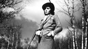 merlinpapin3's tweet photo. Ce soir sur @C8TV le film #LaRègleduJeu de #JeanRenoir (1939) avec #MarcelDalio #JeanRenoir #MilaParely #NoraGregor #AnneMayen #RolandToutain #PauletteDubost

@FredOL69007 @tbarnaud @Jouxplane83 https://t.co/DLiPlEyjCE