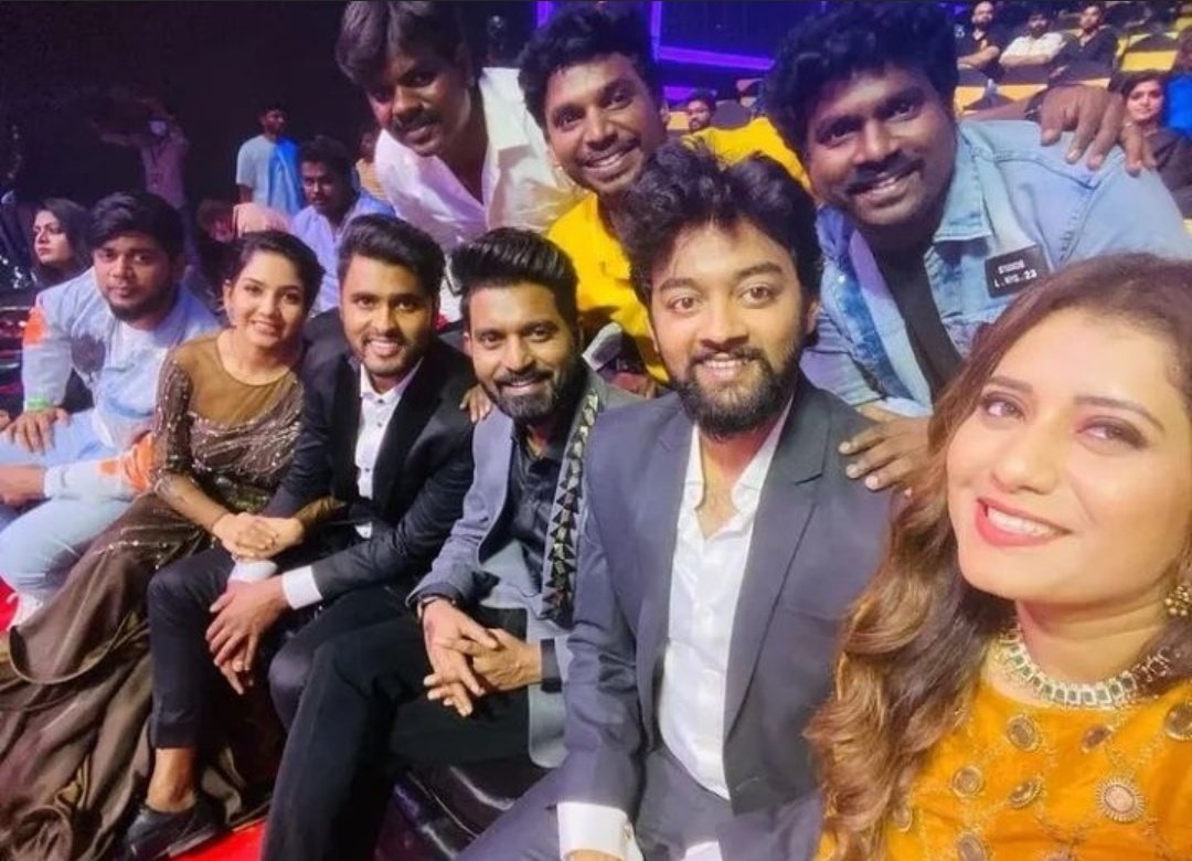 funkiddoo's tweet photo. #BBUlimate Bigg boss tamil 5 Team at Vijay Television Awards
Missing Valoon and Ciby la
#BiggBossTamil #BiggBossTamil5 #Priyanka #Makapa #Raju #Pavni https://t.co/Qy87SSzsAi