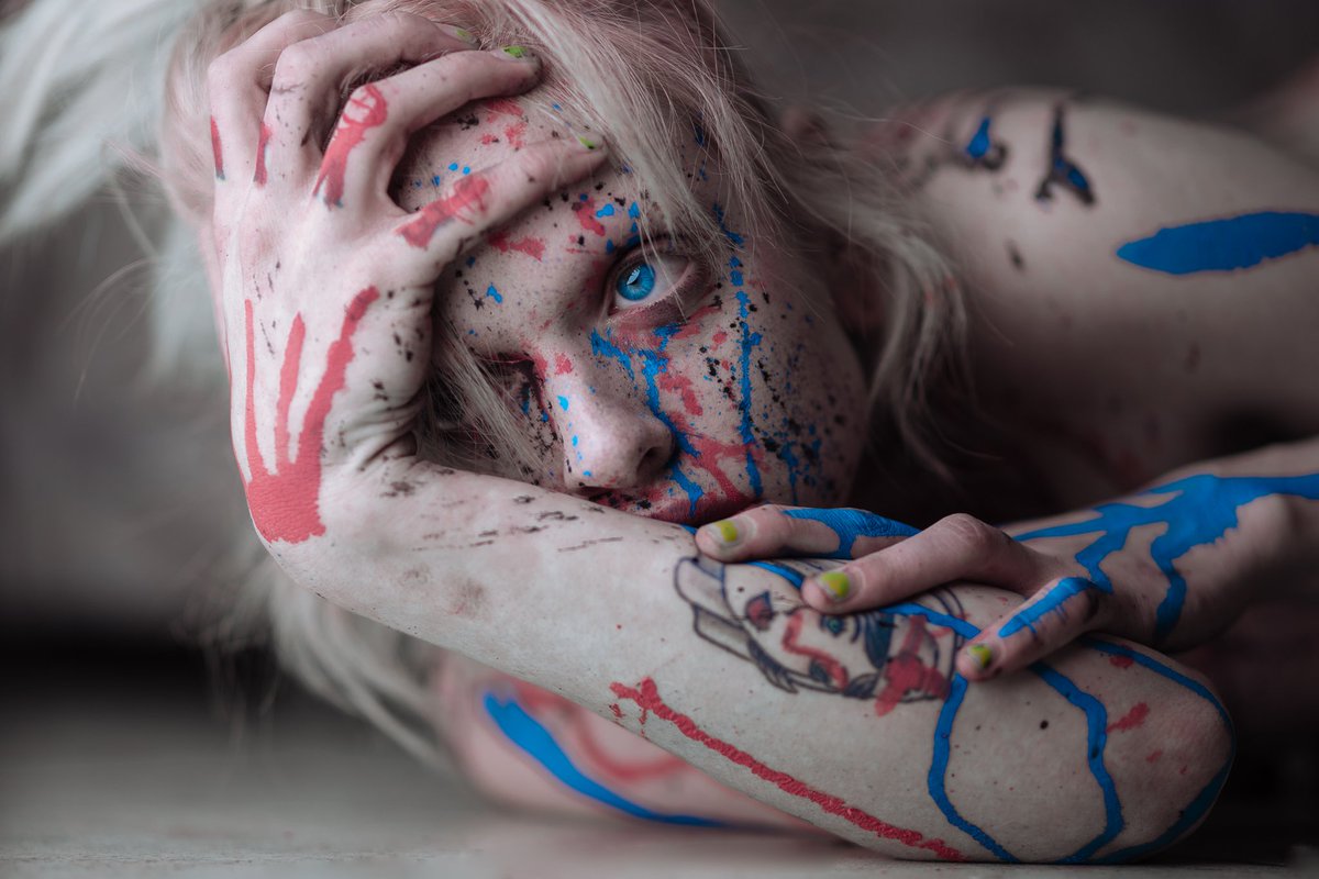 My debut nft 'Blue and Broken Love' created in honor of those who bear life indignities quietly.

foundation.app/@Birdisthename…

#NFTCommunity #NFTs #nftphotography #debutnft #portraitnft #pntd #paintedfaces