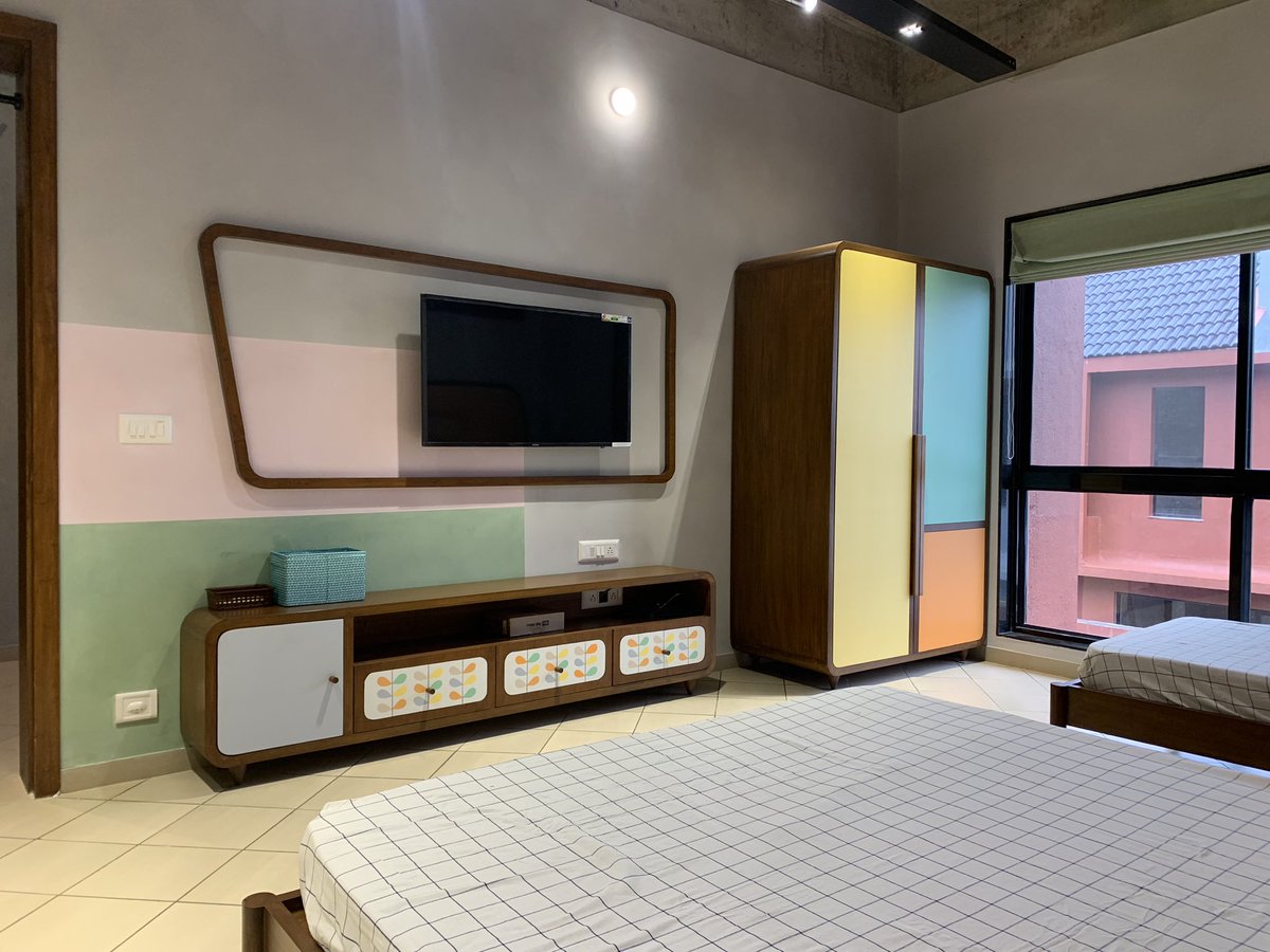 SamhithaStudio's tweet photo. A Farmhouse 
Happiness is homemade. (Kid’s Bedroom)
Associate with:- @aangan_architects 
Project of:- @avadhgroup (avadh heliconia, Vapi)
#farmhouse #design #lifestyle #handmade #inspiration #home #architecture #luxury #interiordesign #samhithastudio #homedecor #decor #Creative https://t.co/a43WaOsW5C