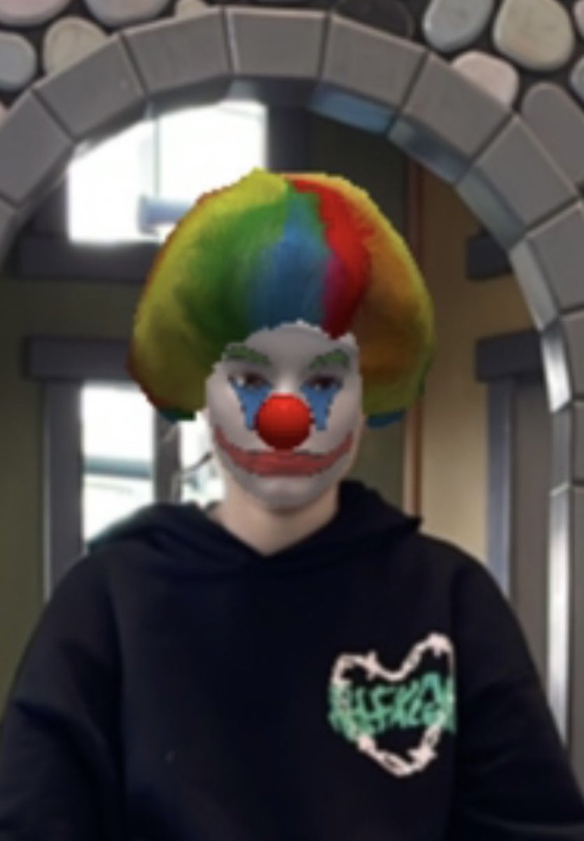 Lolo Zouaï tweet media