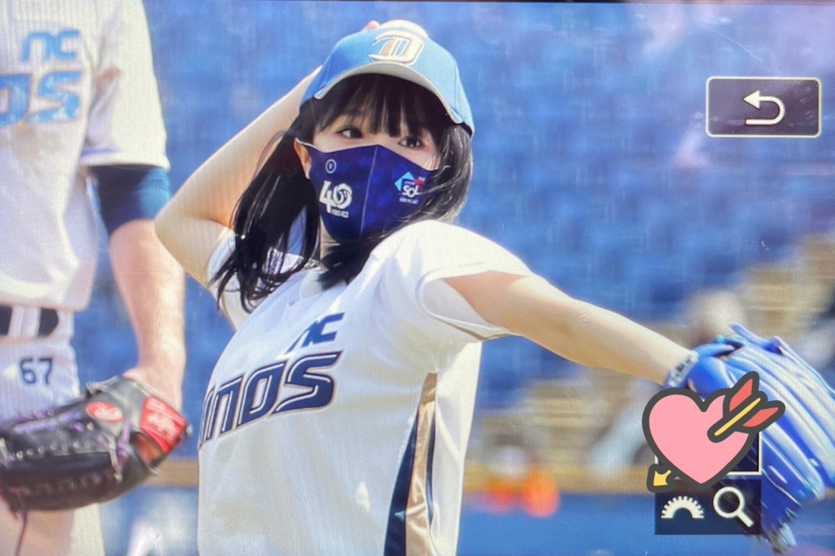 duckstar_0929's tweet photo. 220403 프리뷰

⚾️

#최예나 #예나  #ChoiYeNa 
#イェナ #아이즈원 #IZONE https://t.co/UXIkCkyDdu