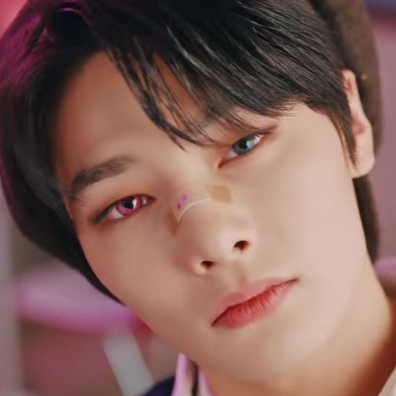 straykidsxzone's tweet photo. Stray Kids oddinary eyes https://t.co/xUKdlNxa3o