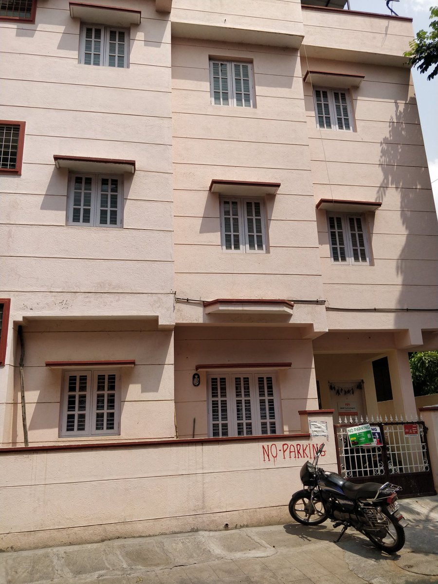 ponpaljohnson's tweet photo. @NestAwayCare @nestawayhomes  @amarendrasahu Here's a glimpse of what nestaway posts as listing and what you get when you visit the property location.. the photos they posted for House ID127492 is of different property, wrong map location when visited given address https://t.co/hEo0VTZxMk