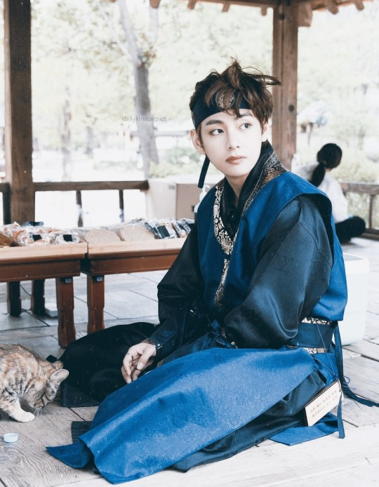 AmyungvBot's tweet photo. "I do not know about love my Prince, but if one day i have to call you someone else's Prince, I might as well not see that day. Because I cannot." - Flames https://t.co/2JiXFWzIOt